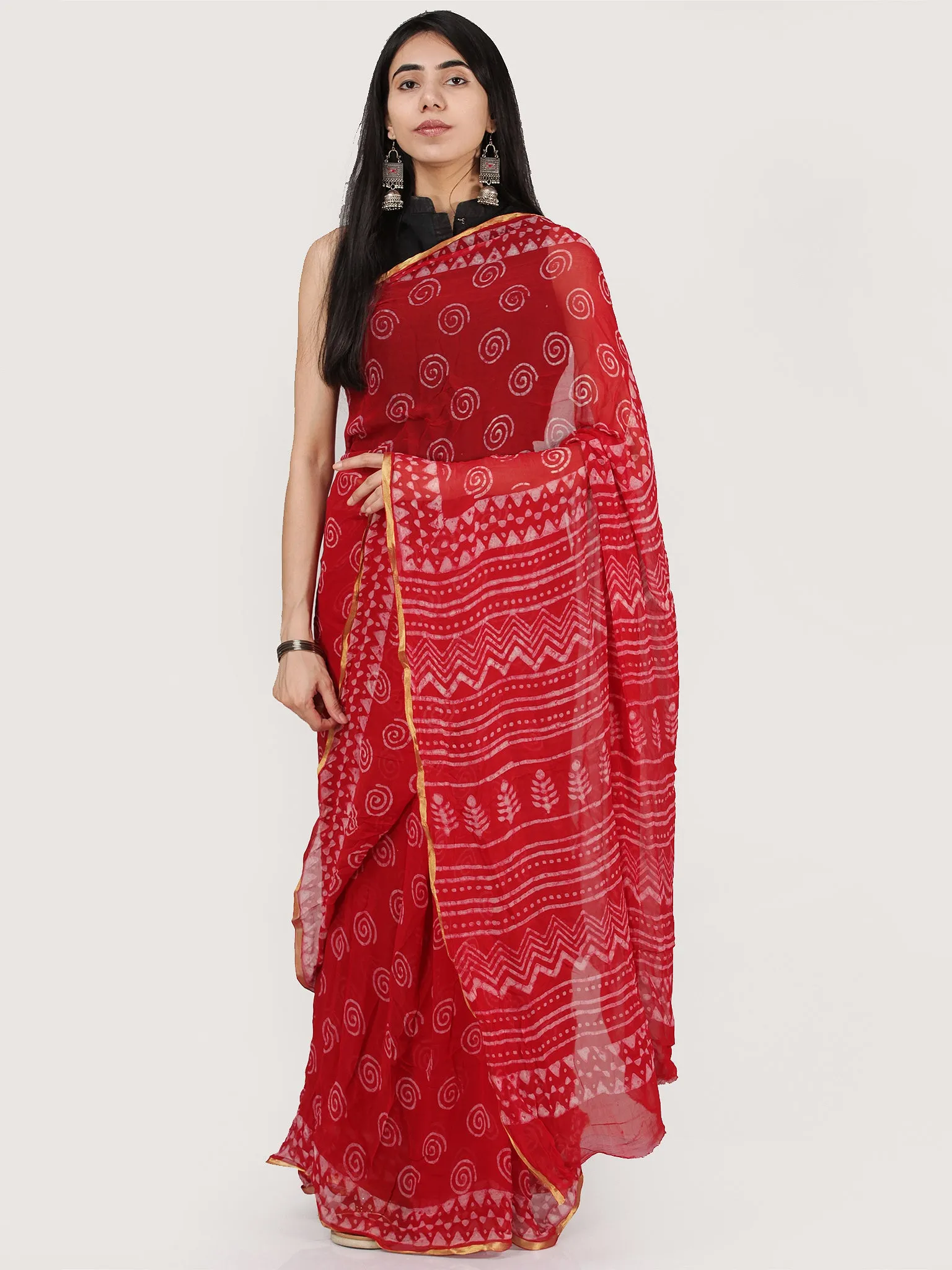 Red OffWhite Hand Block Printed Chiffon Saree With Zari Border - S031704699