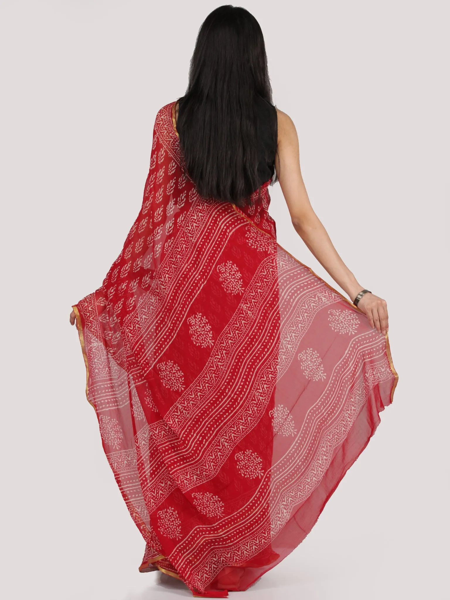 Red OffWhite Hand Block Printed Chiffon Saree With Zari Border - S031704705