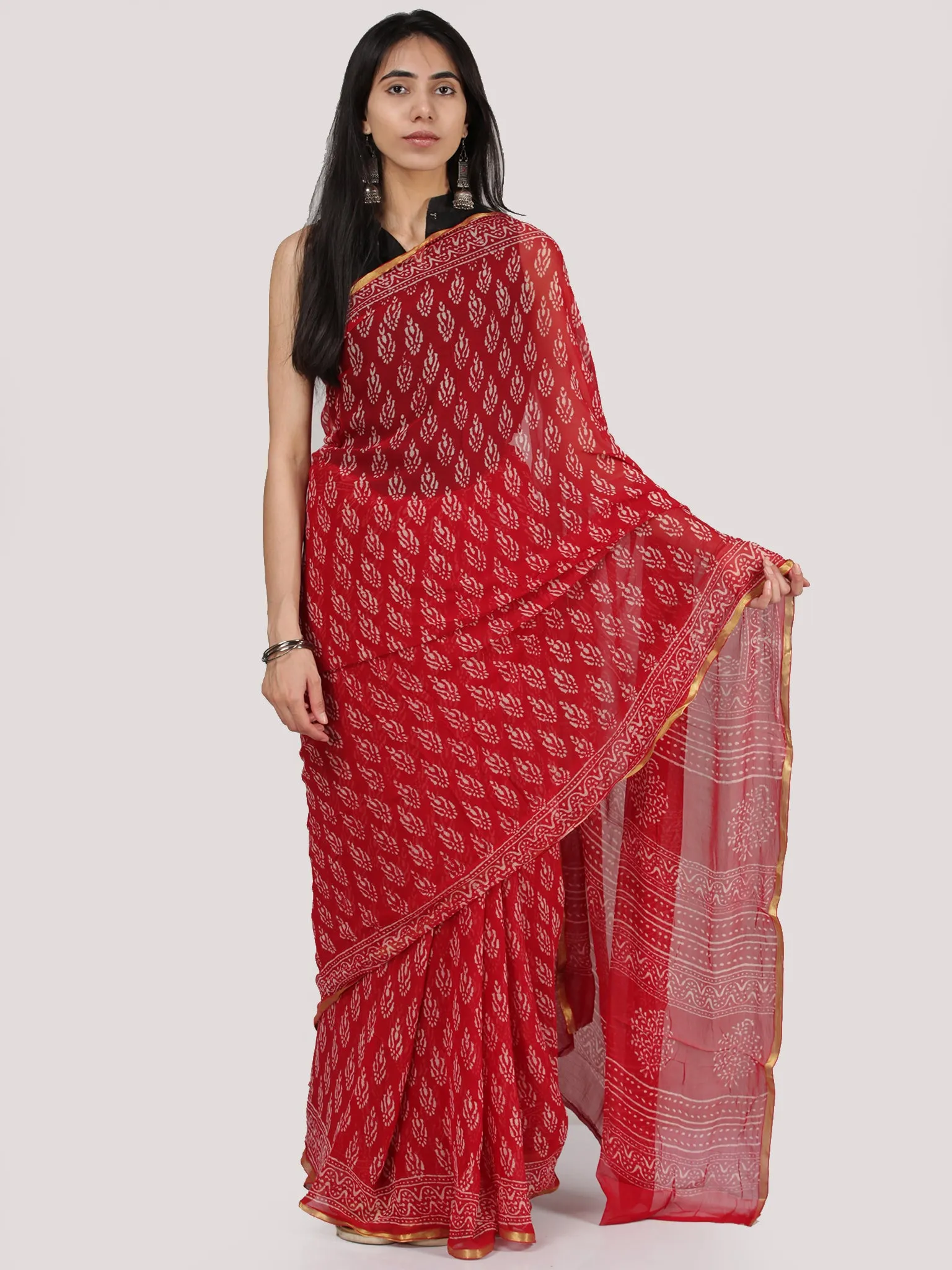 Red OffWhite Hand Block Printed Chiffon Saree With Zari Border - S031704705