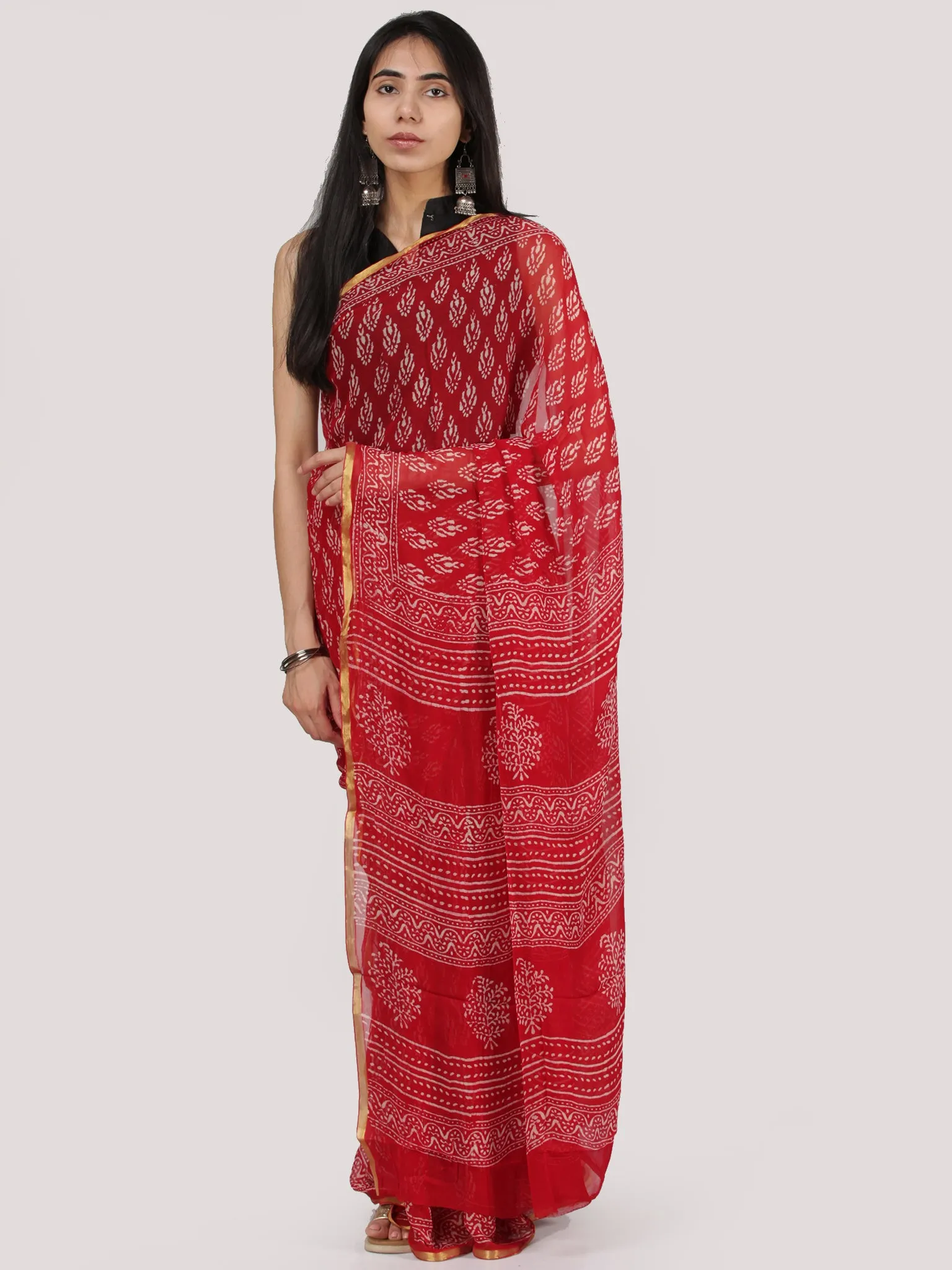 Red OffWhite Hand Block Printed Chiffon Saree With Zari Border - S031704705