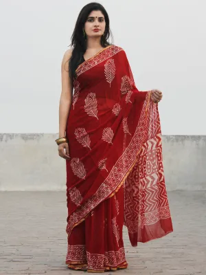 Red White Hand Block Printed Chiffon Saree With Zari Border- S031702589