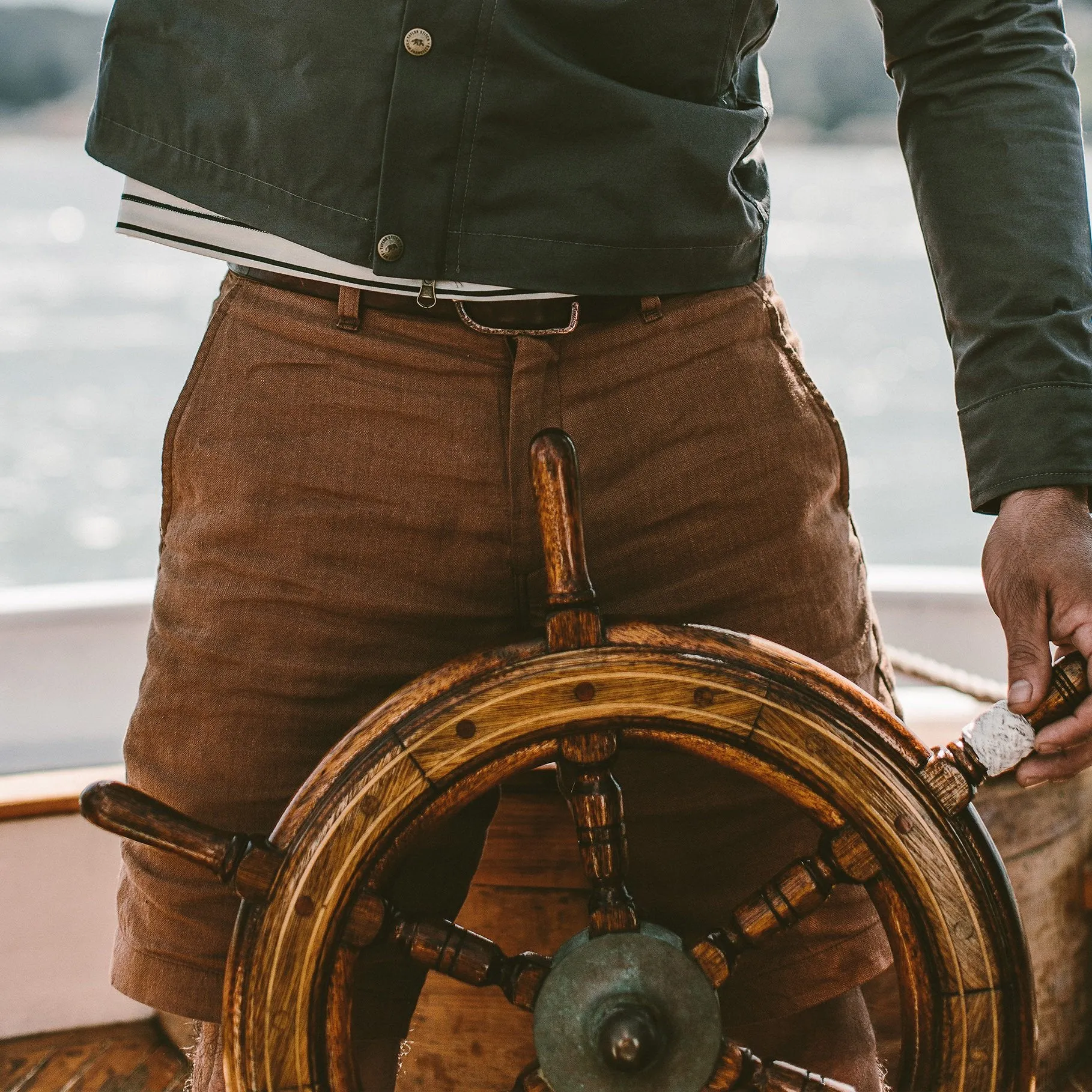 The Maritime Short in British Khaki Linen Herringbone